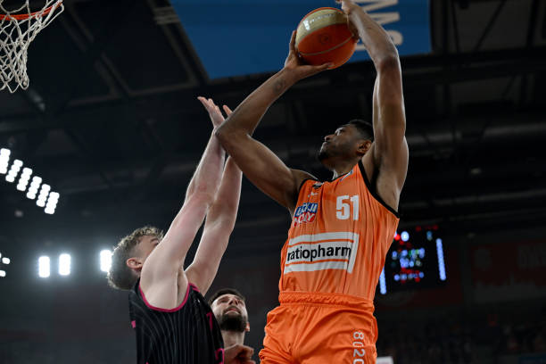 刻挺身而出 刻挺身而出