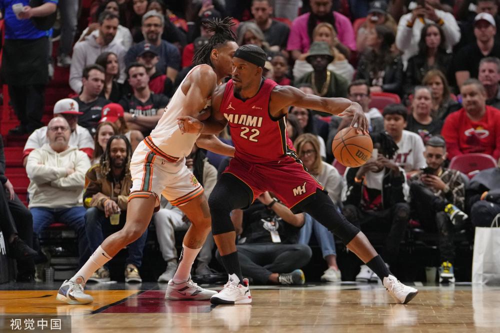 队的中场核 队的中场核